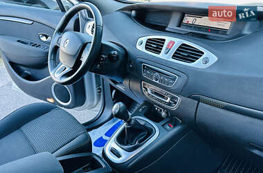 Минивэн Renault Scenic 2009 в 