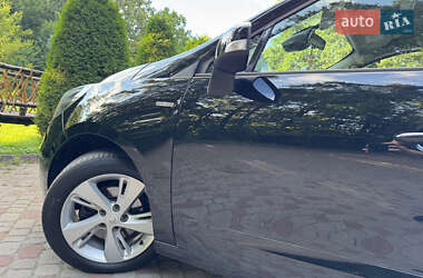Минивэн Renault Scenic 2013 в 