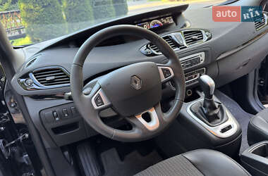 Минивэн Renault Scenic 2013 в 