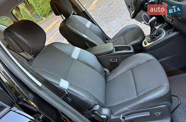 Минивэн Renault Scenic 2013 в 