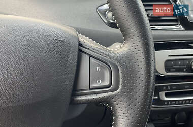 Минивэн Renault Scenic 2016 в 
