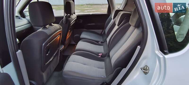 Мінівен Renault Scenic 2005 в Жовтих Водах
