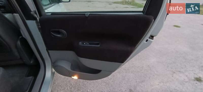Мінівен Renault Scenic 2005 в Жовтих Водах