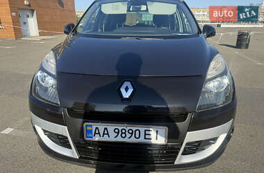 Минивэн Renault Scenic 2011 в 