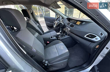 Минивэн Renault Scenic 2013 в 