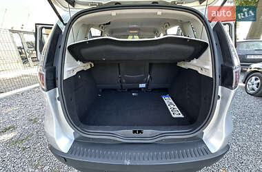 Минивэн Renault Scenic 2013 в 