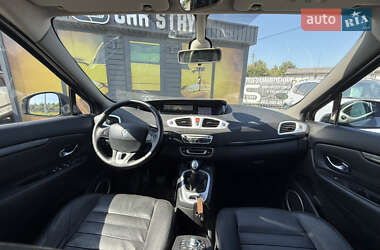 Минивэн Renault Scenic 2010 в 