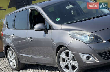 Минивэн Renault Scenic 2010 в 