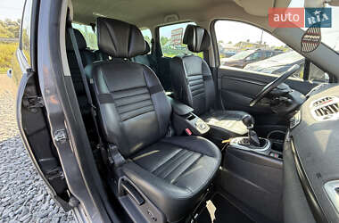 Минивэн Renault Scenic 2010 в 