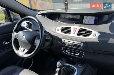 Минивэн Renault Scenic 2010 в 