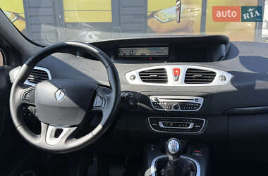 Минивэн Renault Scenic 2010 в 