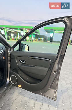 Минивэн Renault Scenic 2010 в 