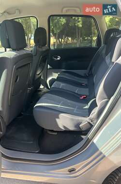 Минивэн Renault Scenic 2005 в 