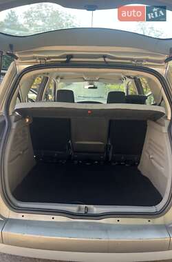 Минивэн Renault Scenic 2005 в 