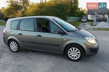 Минивэн Renault Scenic 2004 в 