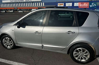Минивэн Renault Scenic 2015 в 
