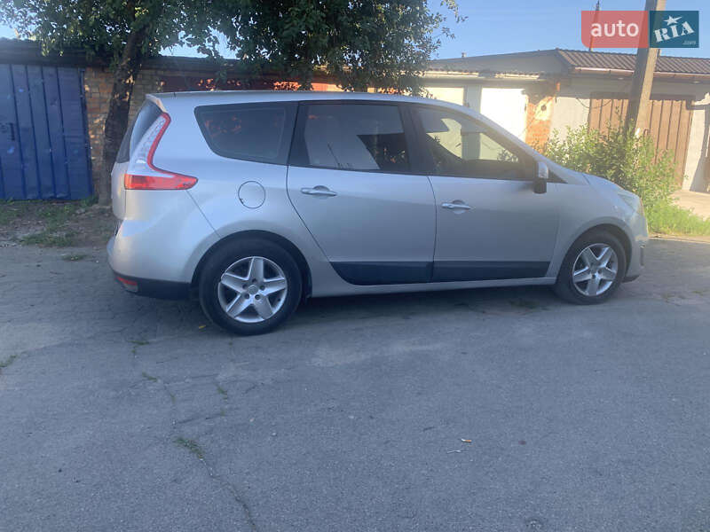 Минивэн Renault Scenic 2012 в Умани