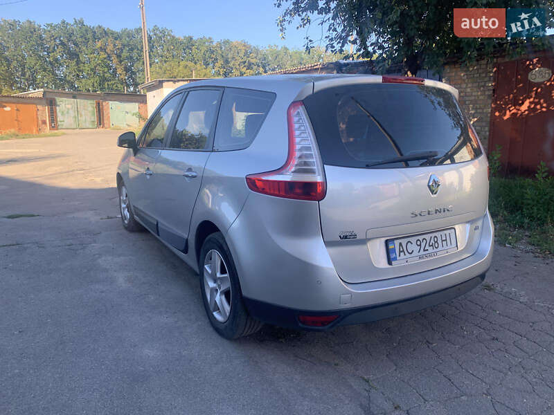 Минивэн Renault Scenic 2012 в Умани