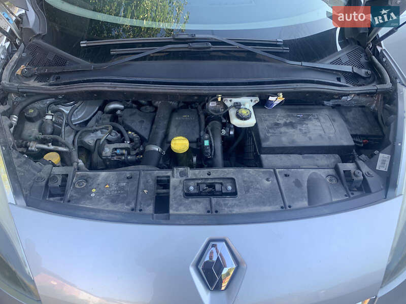 Минивэн Renault Scenic 2012 в Умани