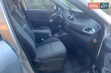 Мінівен Renault Scenic 2012 в 