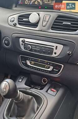 Минивэн Renault Scenic 2014 в 