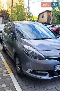 Минивэн Renault Scenic 2014 в 