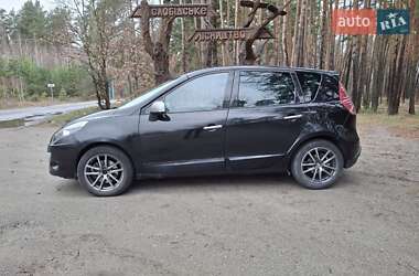 Минивэн Renault Scenic 2011 в 