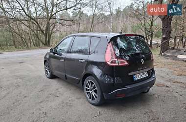 Минивэн Renault Scenic 2011 в 