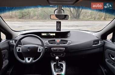 Минивэн Renault Scenic 2011 в 