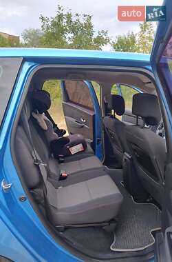 Мінівен Renault Scenic 2013 в 