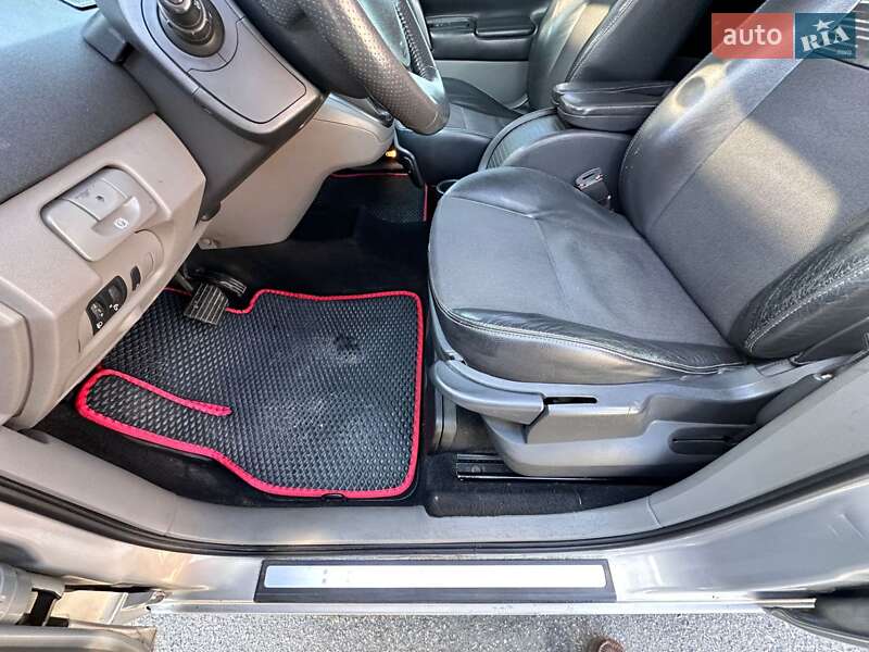 Минивэн Renault Scenic 2005 в Краснограде фото 6 Минивэн Renault Scenic 2005 в Краснограде