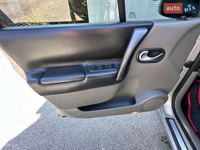 Минивэн Renault Scenic 2005 в Краснограде фото 11 Минивэн Renault Scenic 2005 в Краснограде