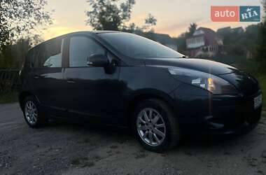 Минивэн Renault Scenic 2010 в 
