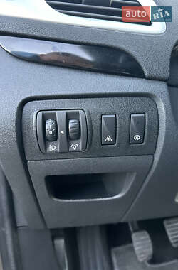 Минивэн Renault Scenic 2013 в 