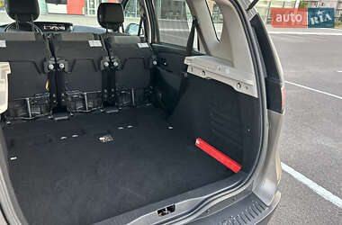 Минивэн Renault Scenic 2013 в 