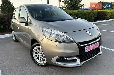 Минивэн Renault Scenic 2013 в 