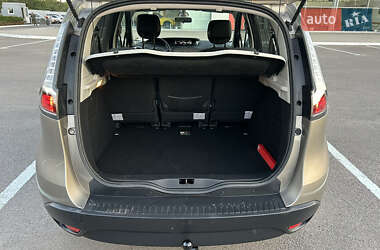 Минивэн Renault Scenic 2013 в 