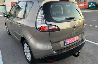 Минивэн Renault Scenic 2013 в 