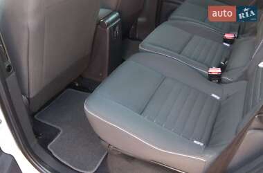 Минивэн Renault Scenic 2015 в 