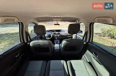 Минивэн Renault Scenic 2013 в 