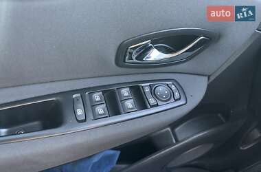 Минивэн Renault Scenic 2013 в 