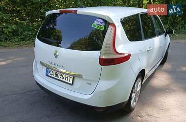 Минивэн Renault Scenic 2010 в 
