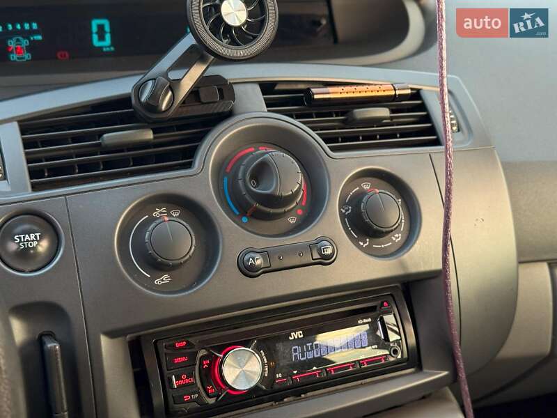 Минивэн Renault Scenic 2007 в Киеве