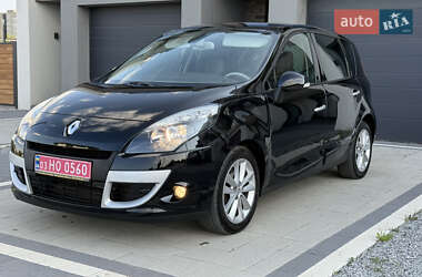 Минивэн Renault Scenic 2011 в 