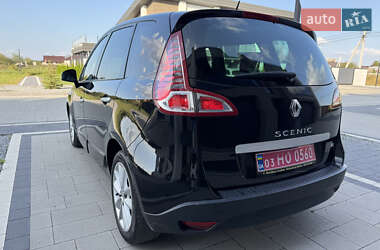 Минивэн Renault Scenic 2011 в 