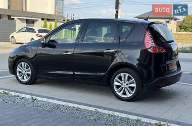 Минивэн Renault Scenic 2011 в 