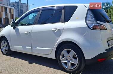 Минивэн Renault Scenic 2014 в 