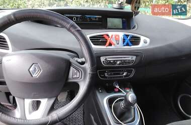 Минивэн Renault Scenic 2010 в 