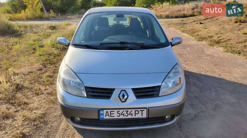 Минивэн Renault Scenic 2005 в 