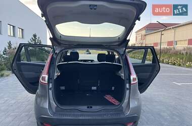 Минивэн Renault Scenic 2011 в 